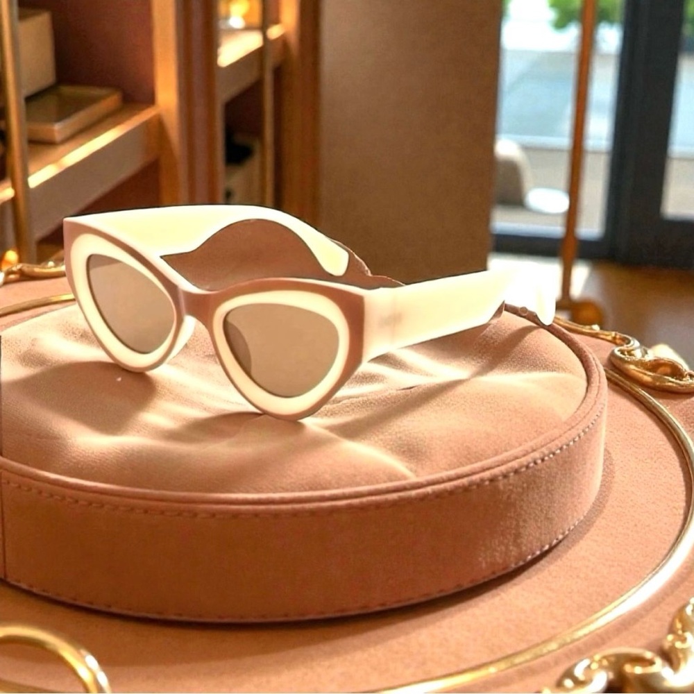 Elegant Cream Cat-Eye Sunglasses